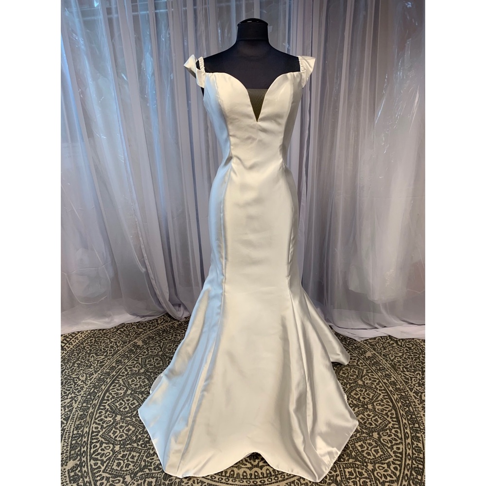 Off the Shoulder White Mermaid Gown
